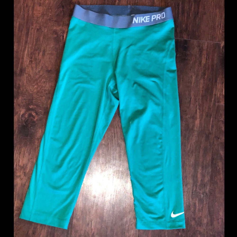 Nike Pro! - Picture 2 of 2